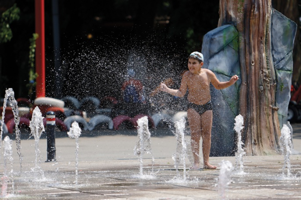 Romania issues red alert as heat wave intensifies in southwest Romania issues red alert as heat wave intensifies in southwest