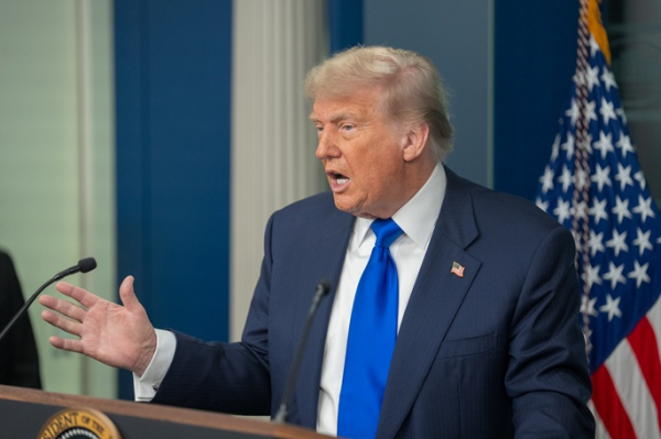 German journalists slam Trump over 'campaign against free press' German journalists slam Trump over 'campaign against free press'