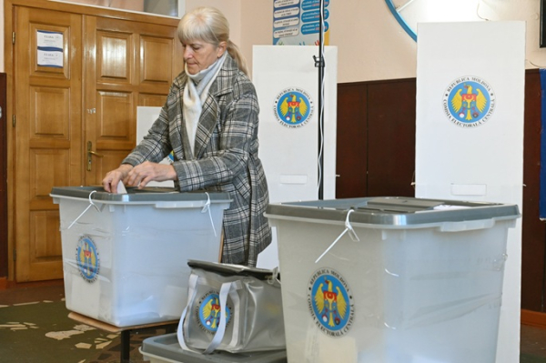 Moldova's ruling party secures majority in parliamentary polls Moldova's ruling party secures majority in parliamentary polls