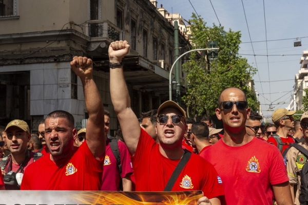 Greece hit by 24-hour general strike over labor reform bill Greece hit by 24-hour general strike over labor reform bill
