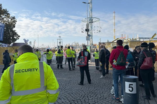 Explosions leave 2 dead in Munich, spark temporary closure of Oktoberfest Explosions leave 2 dead in Munich, spark temporary closure of Oktoberfest