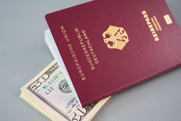Suspected Hamas member arrests spark German dual citizenship debate Suspected Hamas member arrests spark German dual citizenship debate