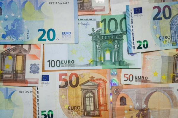 Germany to seize €720m in frozen assets from Russian bank Germany to seize €720m in frozen assets from Russian bank