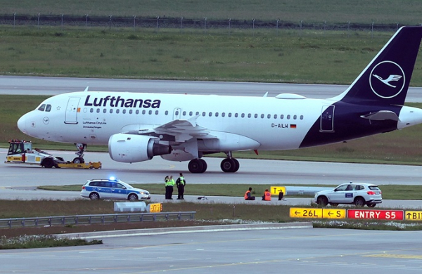 Flights resume at Munich Airport after latest drone sightings Flights resume at Munich Airport after latest drone sightings