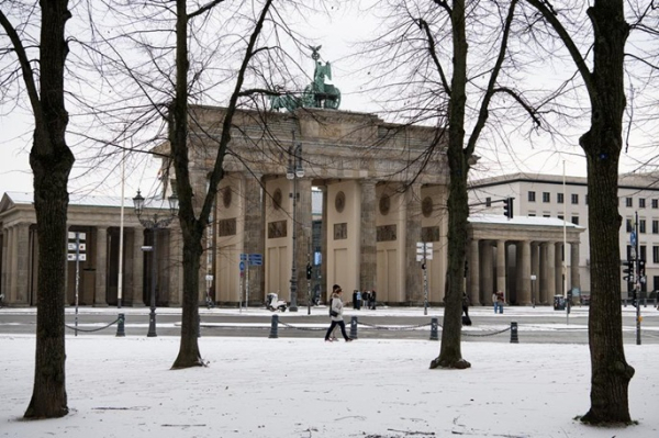 Winter storm sweeps Germany, killing 4, disrupting travel Winter storm sweeps Germany, killing 4, disrupting travel