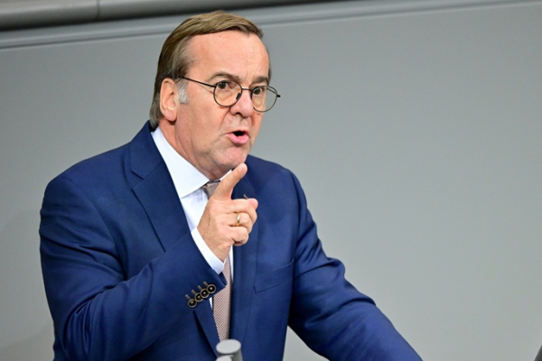 German Minister slams Trump for treating Putin 'like a buddy' German Minister slams Trump for treating Putin 'like a buddy'