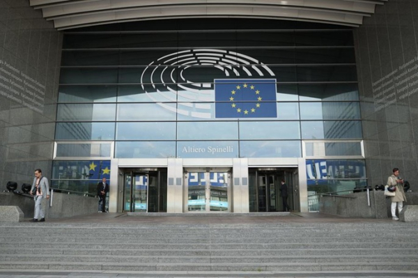 European Parliament approves new rule on return of irregular migrants European Parliament approves new rule on return of irregular migrants